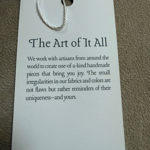 NWT Unique Wolf & Willa Upholstery Bumble Bee Adjustable Crossbody Bag Purse - Picture 6 of 6